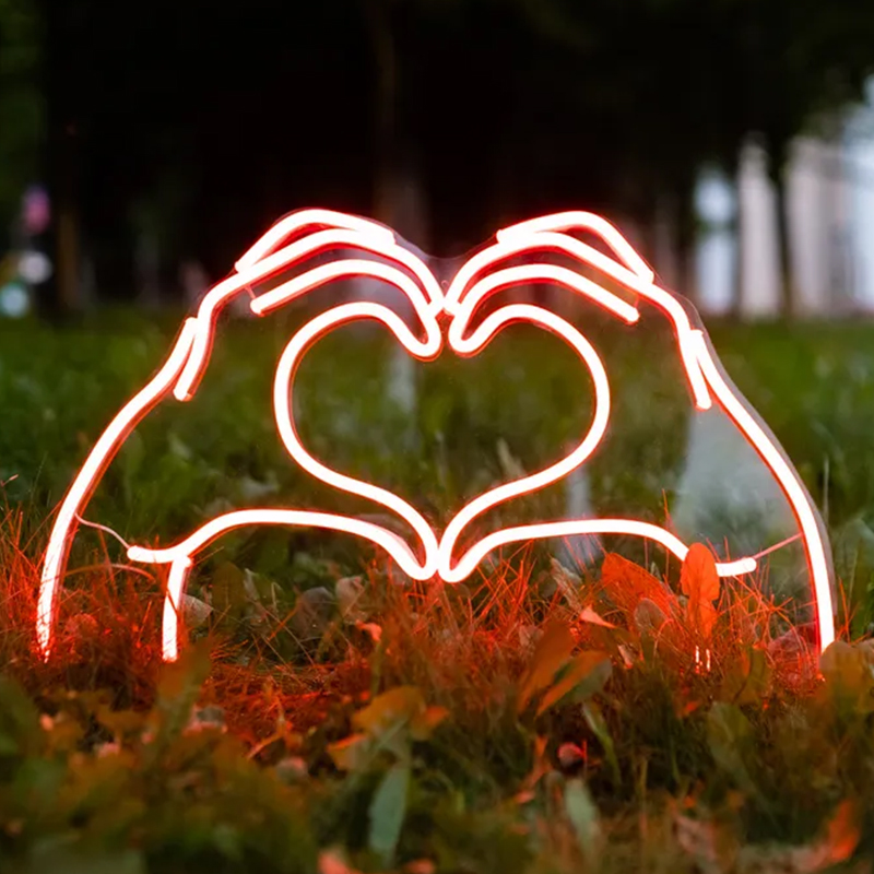   Heart Hands Neon Lamp    -- | Loft Concept 