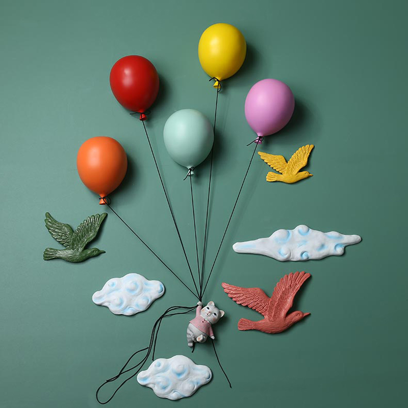    Kitten on Balloon   -- | Loft Concept 