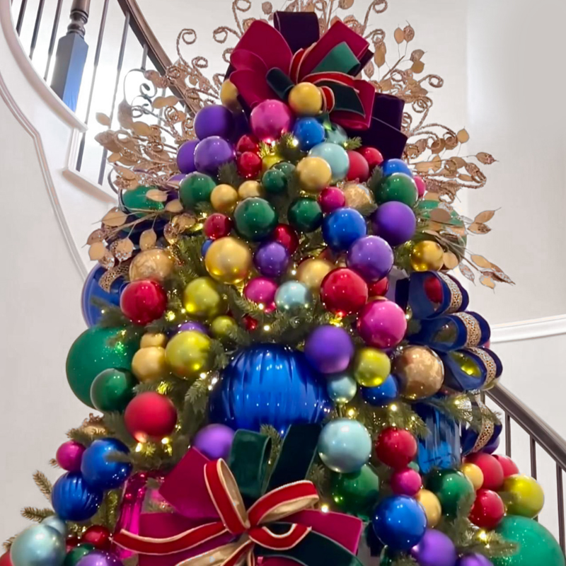      Christmas tree colorful balls   -- | Loft Concept 