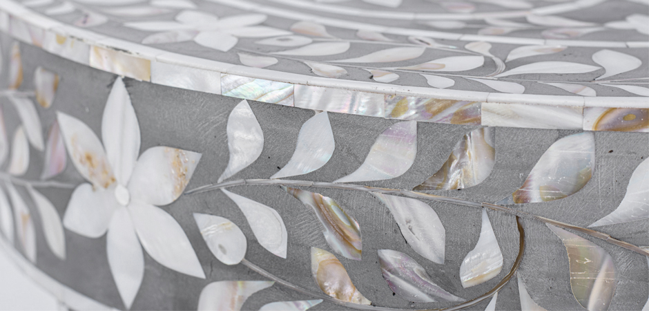 Столик MOTHER OF PERAL INLAY STOOL - фото №1