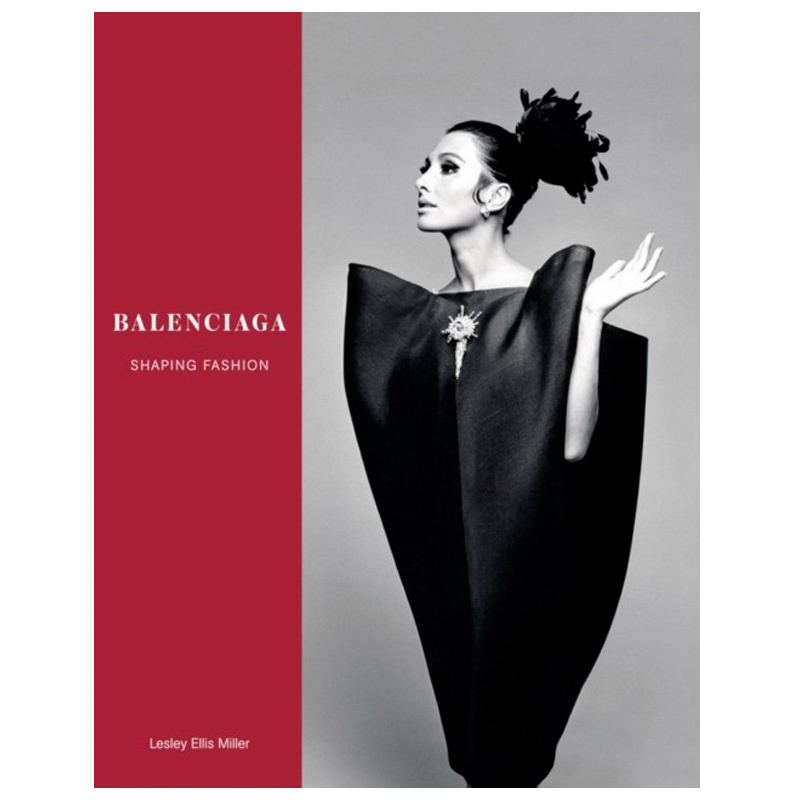 Balenciaga: Shaping Fashion   -- | Loft Concept 