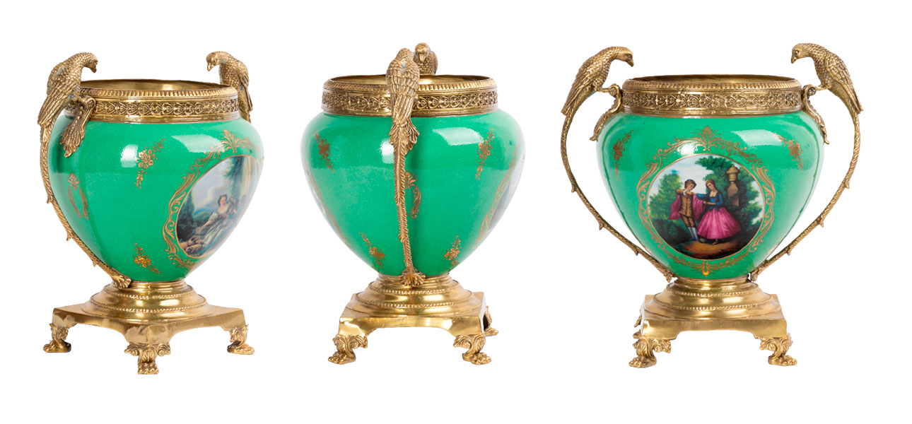 Ваза фарфоровая с орнаментом зеленая Hawk - фото