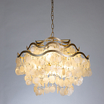 Люстра подвесная с белыми перламутровыми подвесками и изогнутыми золотистыми элементами Диаметр 60 см SHELL Chandelier варинант исполнения - 2 | Loft Concept в Ростове-на-Дону