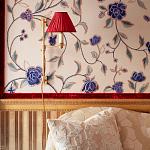 Обои с вышивкой ручной работы Flora Catherine colourway on Liso Pearl wool sateen варинант исполнения - 3 | Loft Concept в Ростове-на-Дону