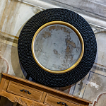 Зеркало в черной фактурной раме с золотым кантом Summon the Light варинант исполнения - 5 | Loft Concept в Ростове-на-Дону