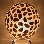 Настольная лампа из перламутра на металлическом каркасе Indonesian Circle варинант исполнения - 4 | Loft Concept в Ростове-на-Дону