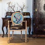 Полукресло из массива бука с сиденьем из экокожи и цветочным принтом на спинке Chinoiserie Garden Chair варинант исполнения - 6 | Loft Concept в Ростове-на-Дону