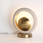 Настольная лампа с бежевым текстурным кольцом и латунным шаром в центре Tactile   варинант исполнения - 4 | Loft Concept в Ростове-на-Дону