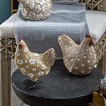Статуэтка курица с резными белыми цветами на бежевой фактурной поверхности Rustic Chicken варинант исполнения - 4 | Loft Concept в Ростове-на-Дону