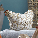 Статуэтка курица с резными белыми цветами на бежевой фактурной поверхности Rustic Chicken варинант исполнения - 3 | Loft Concept в Ростове-на-Дону