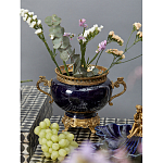 Ваза темно-синяя фарфоровая на бронзовой подставке с ажурным ободком и изогнутыми ручками Eden Garden варинант исполнения - 4 | Loft Concept в Ростове-на-Дону