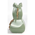 Ваза зеленого цвета из фарфора с бронзовыми ручками в виде драконов и рельефным цветочным декором Eden Garden porcelain and bronze варинант исполнения - 3 | Loft Concept в Ростове-на-Дону