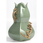 Ваза зеленого цвета из фарфора с бронзовыми ручками в виде драконов и рельефным цветочным декором Eden Garden porcelain and bronze варинант исполнения - 1 | Loft Concept в Ростове-на-Дону