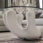 Дизайнерский журнальный стол с круглой прозрачной столешницей на белом фигурном основании Luqak варинант исполнения - 4 | Loft Concept в Ростове-на-Дону