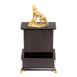 Часы настольные с декором в виде волка из натурального камня Офиокальцит Wolf Stone Clock варинант исполнения - 4 | Loft Concept в Ростове-на-Дону