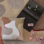 Подушка декоративная хлопковая бежевого цвета с абстрактным принтом Elysian Flow Sand варинант исполнения - 5 | Loft Concept в Ростове-на-Дону