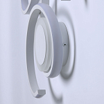 Бра белого цвета с изогнутыми световыми линиями и круглым основанием Luke Lampco Tracer Lamp варинант исполнения - 6 | Loft Concept в Ростове-на-Дону