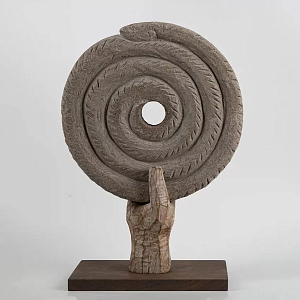 Скульптура «Спираль времени»