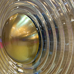 Бра с круглым рифленым плафоном янтарного цвета Savio Glass Disc Light варинант исполнения - 1 | Loft Concept в Ростове-на-Дону