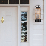 Настенный фонарь цилиндрической формы с рифленым стеклом в золотом каркасе на черном прямоугольном основании Eurofase варинант исполнения - 7 | Loft Concept в Ростове-на-Дону