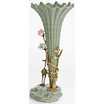 Ваза зеленая фарфоровая с волнистым краем с бронзовой фигуркой журавля Eden Garden  варинант исполнения - 2 | Loft Concept в Ростове-на-Дону