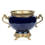 Ваза темно-синяя фарфоровая на бронзовой подставке с ажурным ободком и изогнутыми ручками Eden Garden варинант исполнения - 1 | Loft Concept в Ростове-на-Дону